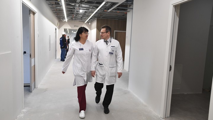 Понять пациента. В СПЧ предложили ввести для врачей-иностранцев экзамен по русскому языку