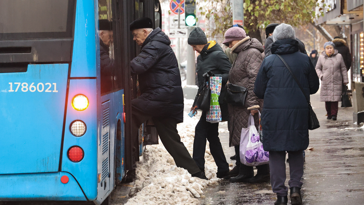 В Подмосковье пассажир автобуса избил пожилого мигранта
