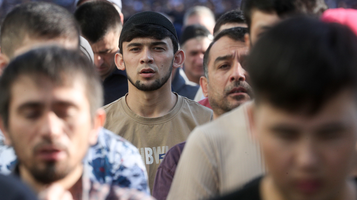 Силовики устроили облаву на мигрантов в Екатеринбурге