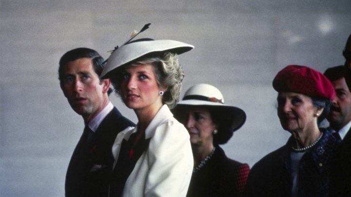 Оценили в 9 тысяч евро: Ставшее тайной письмо принцессы Дианы продают в Британии