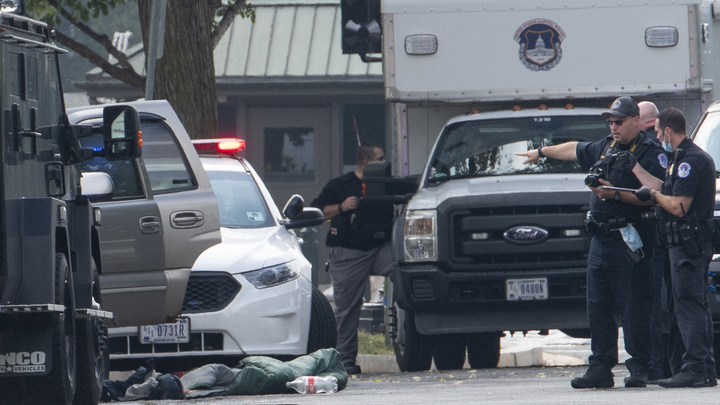 Одетый по-военному мужчина расстрелял супермаркет в американском Буффало. Множество погибших