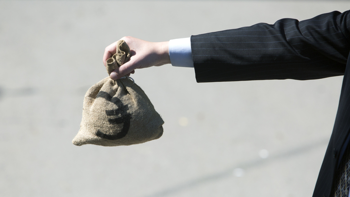 Новый рекорд: В России за июль закупили валюту на 237 млрд