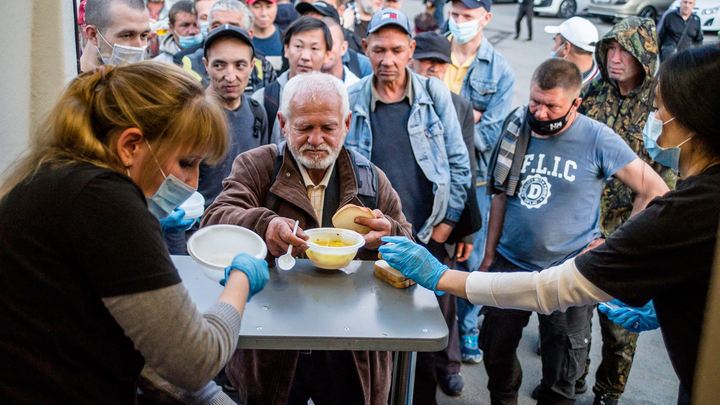 Получат профессию и вернутся к нормальной жизни: в новом кафе «Ночлежки» будут работать бездомные