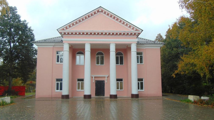 Жители Тимашевска высмеяли новогоднюю ёлку, сколоченную из досок