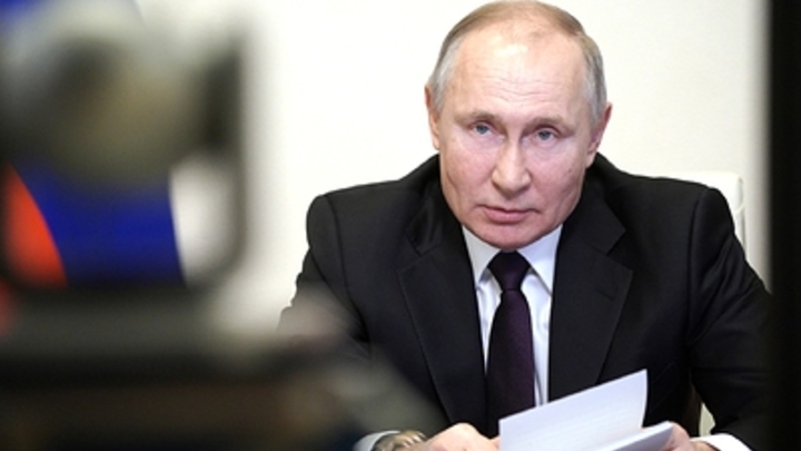 Пусть США и ЕС подгузники меняют: О реакции Путина на оскорбление Байдена рассказал блогер