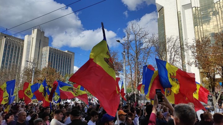В Кишиневе две акции протеста и марафон: даже спортсмены потребовали отставки президента