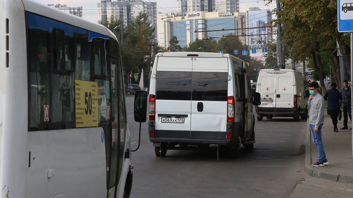 В Челябинске проезд в одном из автобусов подешевел на 5 рублей