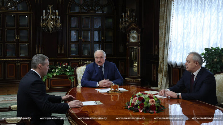 Особенно после 2020 года: Лукашенко озаботился воспитанием молодёжи
