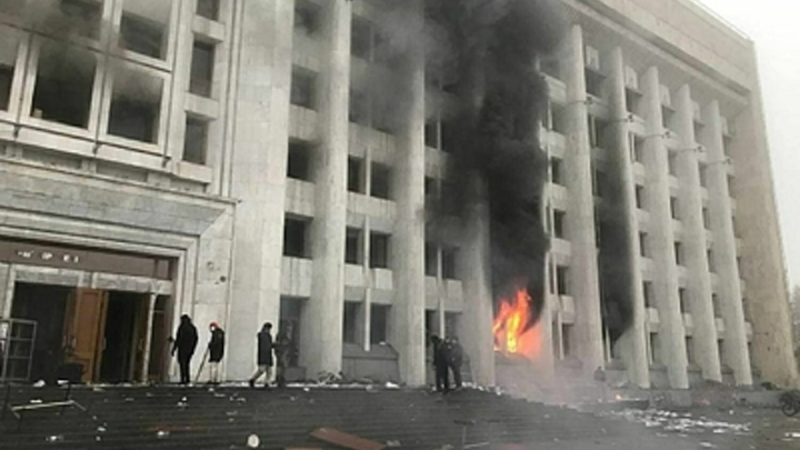 Амнистия помогла зэкам разгромить Алма-Ату - СМИ