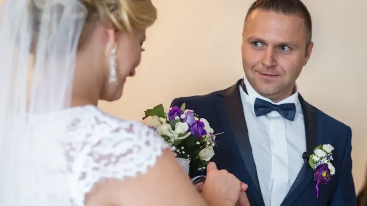 В России предложили возвращать молодожёнам до 300 тысяч рублей за проведение свадьбы