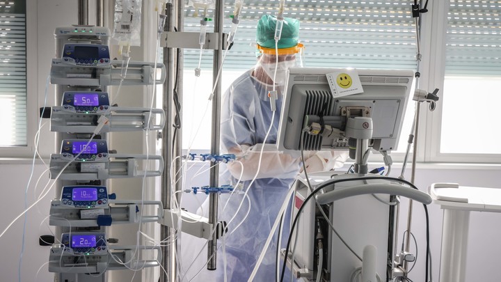 Самое время обследоваться: Онколог назвал три ранних симптома рака