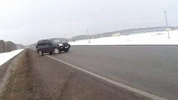 Пьяного водителя в Томской области смогли остановить только выстрелами по колёсам