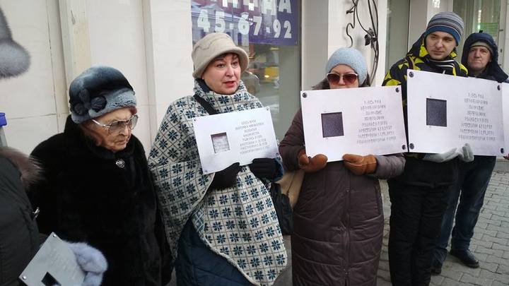 Таблички с именами репрессированных снова украли с домов Екатеринбурга