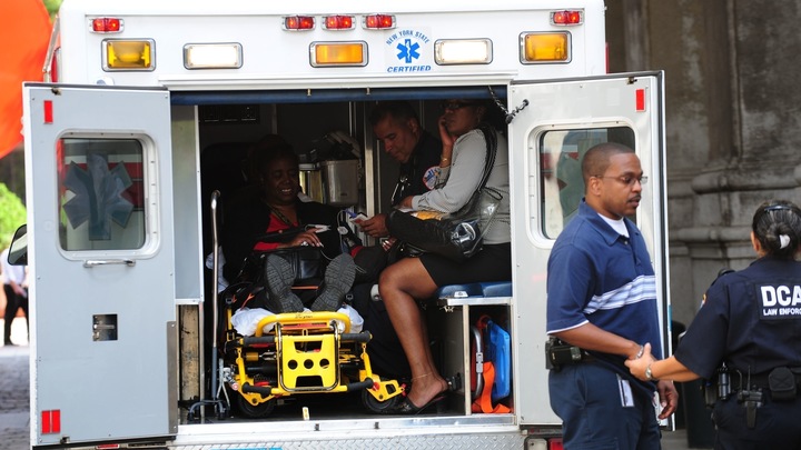В США автомобиль влетел в бассейн: Восемь раненых
