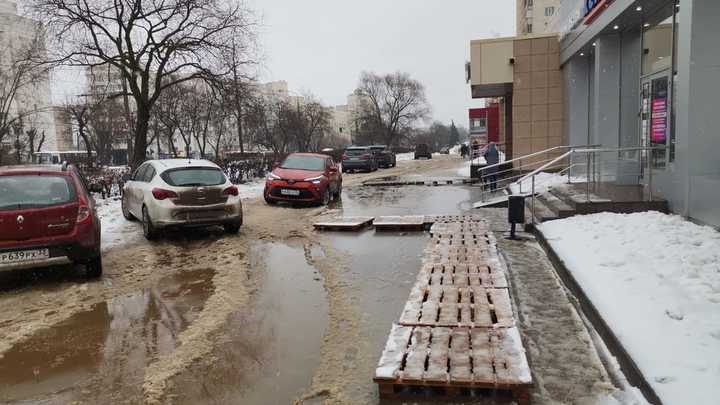 Заявки на откачку воды с улиц Владимира принимают круглосуточно