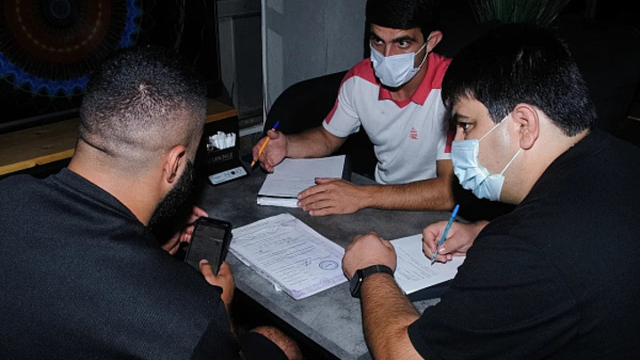 Работа без масок, после полуночи и раскуривание кальянов: В Сочи оштрафовали 5 заведений