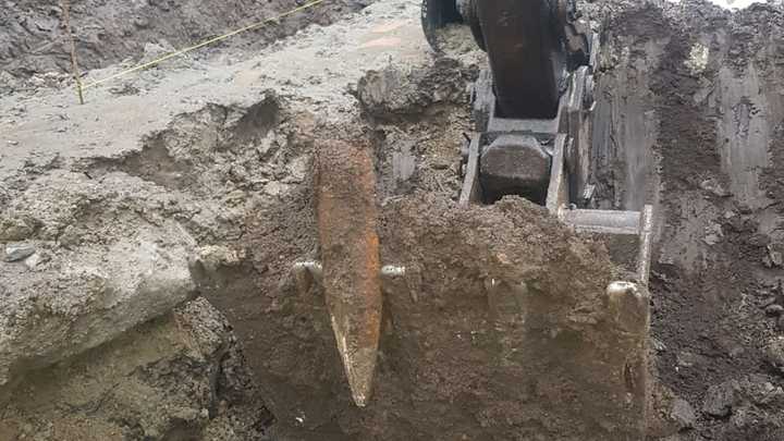 На стройке под Краснодаром экскаватор вырыл артиллерийский снаряд