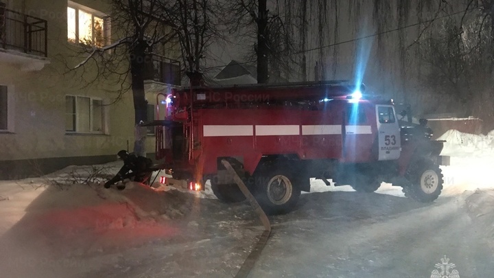 Во Владимире из горящего дома эвакуировали 15 человек