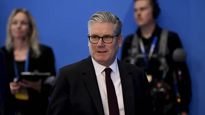 Не салат-латук, но… Под Киром Стармером зашаталось кресло. Чехарда премьер-министров в Британии продолжается?