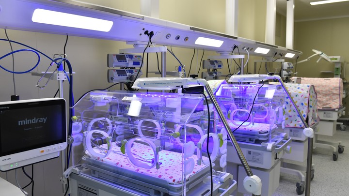 В Приморье врачи спасли четырёх недоношенных сестёр