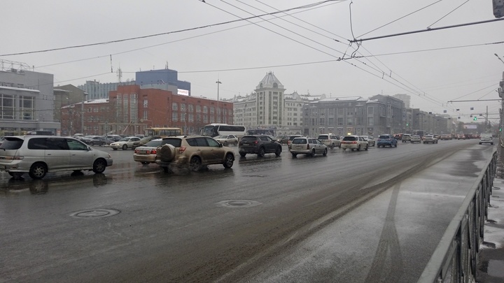 В Новосибирске на несколько дней ограничили движение на площади Будагова и двух улицах