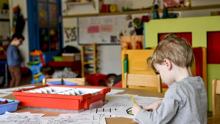 Нет, ты мальчик - и на 5 лет в тюрьму: В Канаде хотят жестоко наказывать традиционные семьи