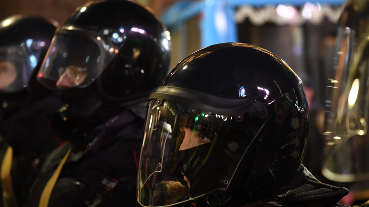 Постояли, поселфились, сели в автобусы: В Краснодаре задержали 40 участников незаконного митинга