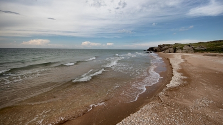 В Крыму рекомендовали не купаться в море пару дней
