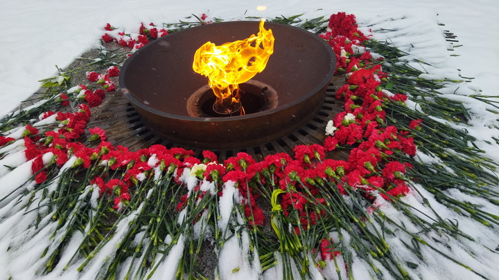 Подросткам, потушившим Вечный огонь в Екатеринбурге, грозит серьезная ответственность