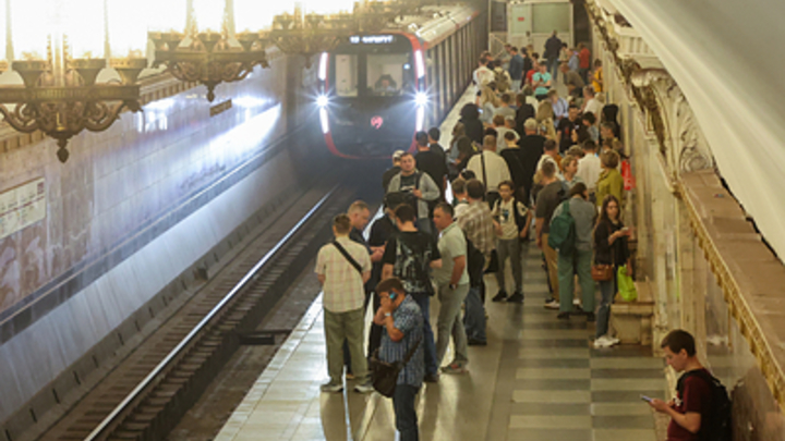 В Минске закрывали три линии метро из-за ЧП на одной из станций