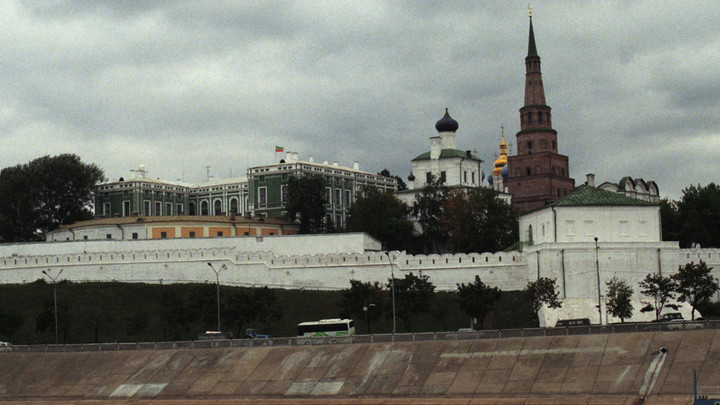 Не позорьте город: В Казани разъяснили запрет на старые, ржавые и излишне громкие авто в дни саммита БРИКС