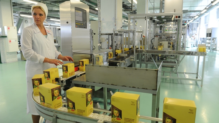 Смартфон, который хочется попробовать: Caviar представила модель в стиле Алёнки