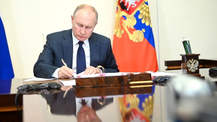 Коррупционерам запретят работать госслужащими: Путин дал указание силовикам