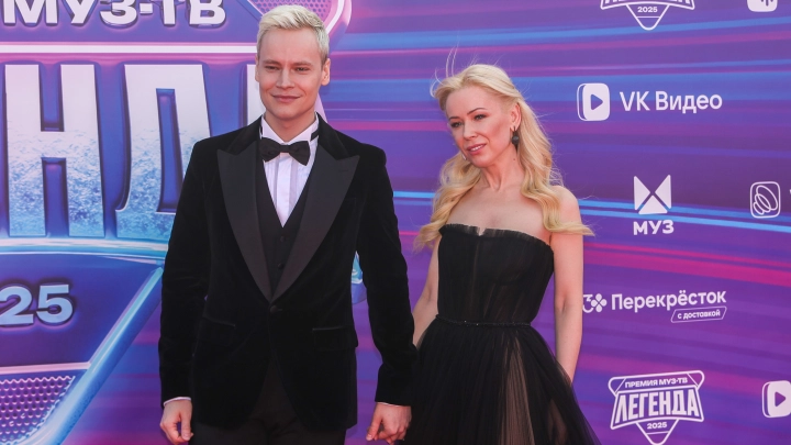 Екатерина Мизулина показала кадры бракосочетания с Shaman в донецком ЗАГСе