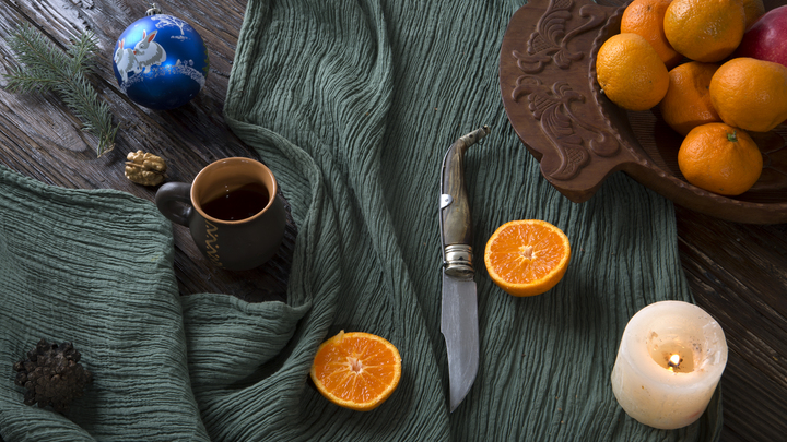 Волонтеры в канун Рождества передали в больницы Запорожья мандарины