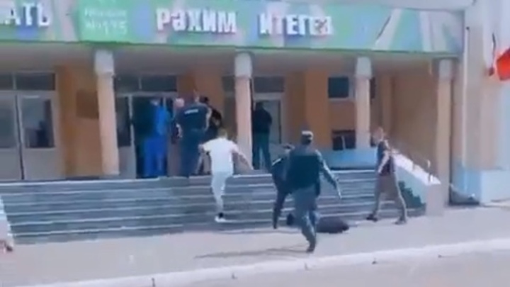 Важное поручение: в школах Челябинской области усиливают пропускной режим