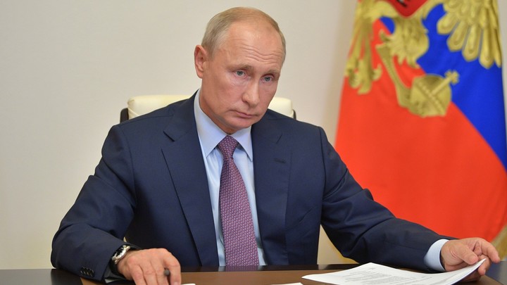 Болото вокруг будет хлюпать: Путин взбодрил чиновников, раздав похвалу и добавив критики