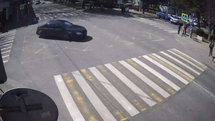 Крутил жука на перекрестке: полиция Анапы оштрафовала дрифтера