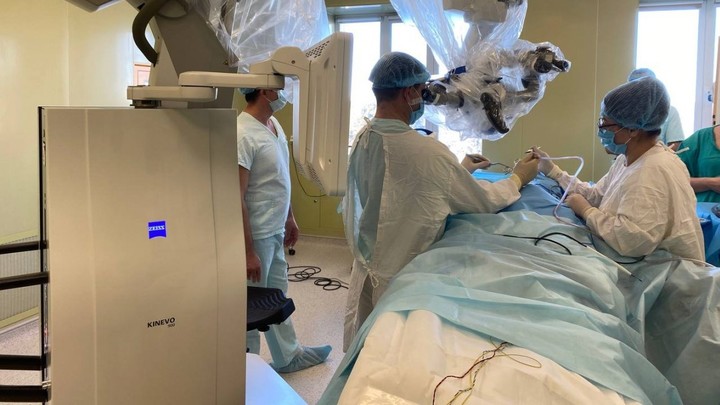 Оперирует главврач: в Челябинском онкоцентре помогут пациентам с раком мозга
