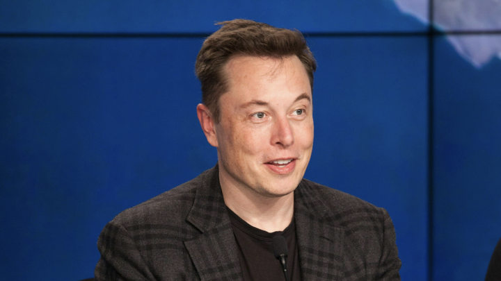 Как тебе такое, Илон Маск? матери основателя Tesla и SpaceX подарили кольцо от уральского мастера