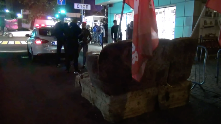 В центре Сочи задержан водитель самоходного дивана за отсутствие ремней безопасности