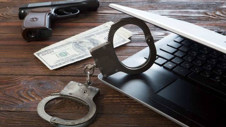 США готовы рвать и метать: В Европе задержали причастных к побегу Артёма Усса людей