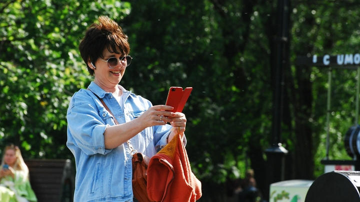 Как охладить смартфон в жару: Простой способ подсказал эксперт