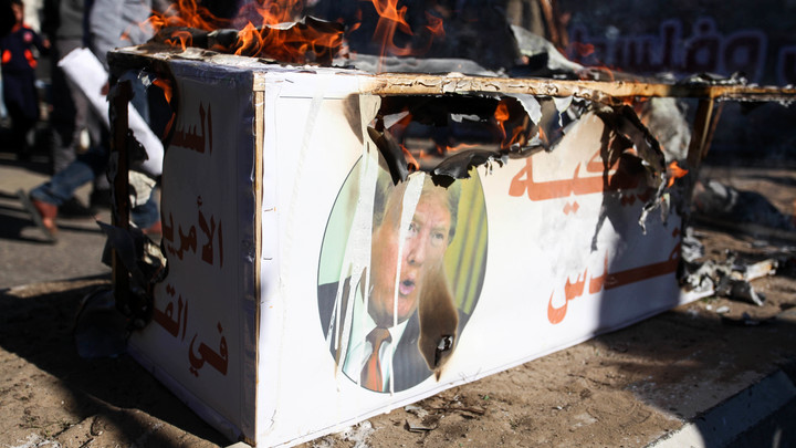 По колено в крови: Полковник Баранец отправил Трампу устное предупреждение