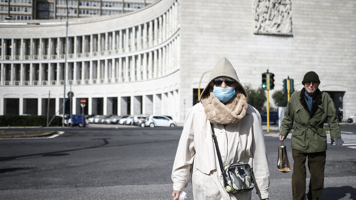 Простуженных итальянцев отговаривают от приключений в России: Исключений только два