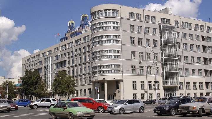 В здании администрации Новосибирской области в 12-градусный мороз отключили отопление