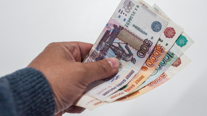Выпуск обновленной 500-рублёвой купюры перенесли на неопределённый срок