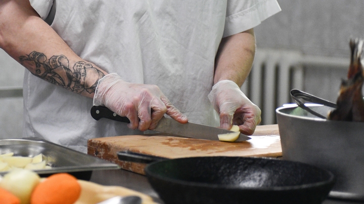 Дефицит кулинарных кадров: В Петербурге назвали причину