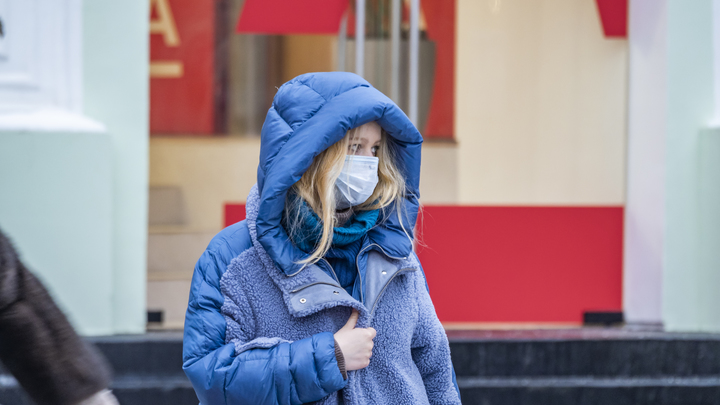 Температура 40 - очередь из скорых: Масочный режим вводят под китайский напев?