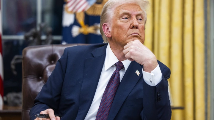 Скандалы и странности инаугурации Трампа: Что не так с клятвой на Библии, что показал Маск и что с нарядом первой леди